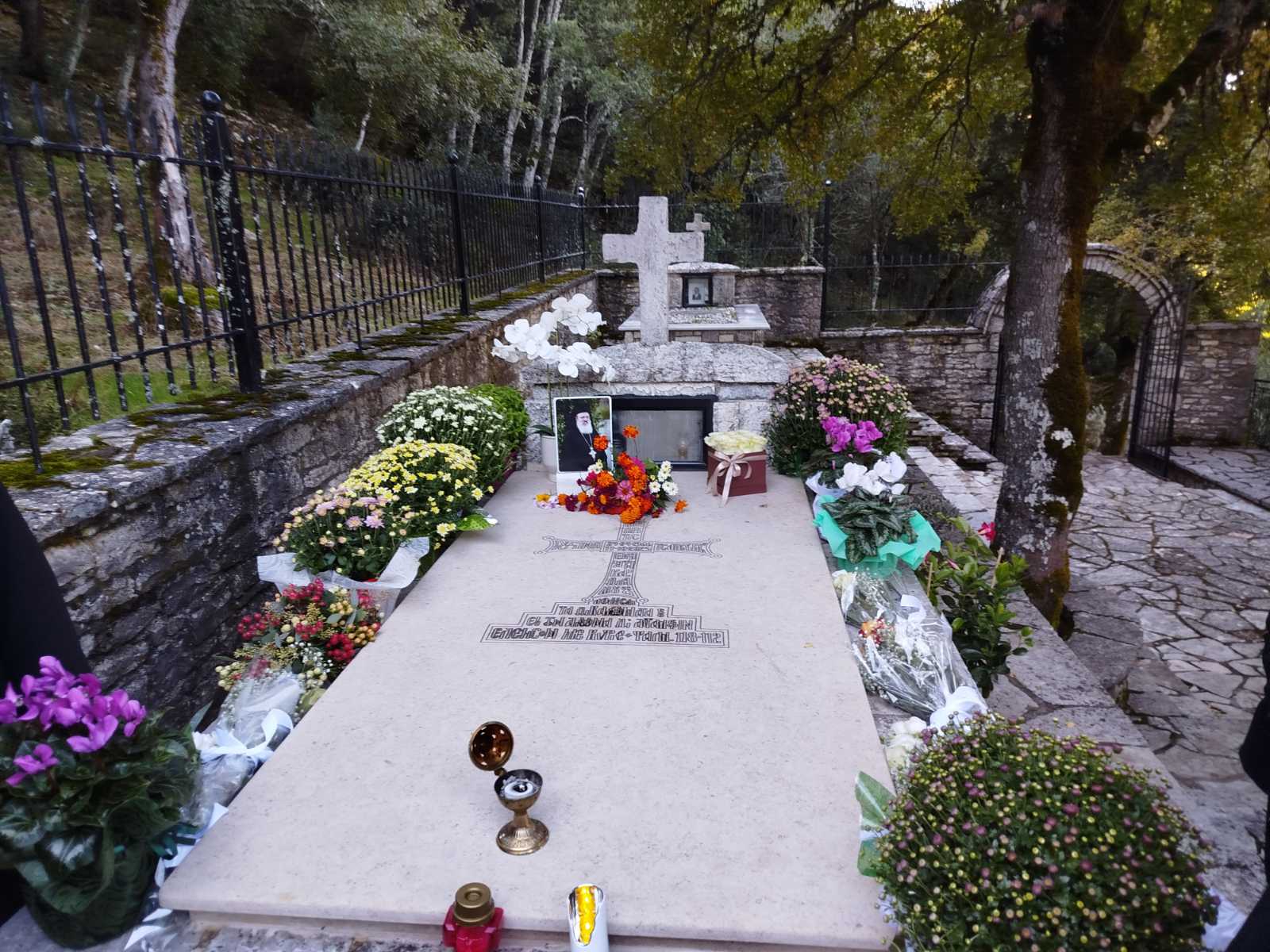 Το ετήσιο μνημόσυνο του μακαριστού Αρχιμανδρίτου Ιουστίνου Τσαγκούρη στην Ιερά Μονή Αγίου Νικολάου Βαρσών